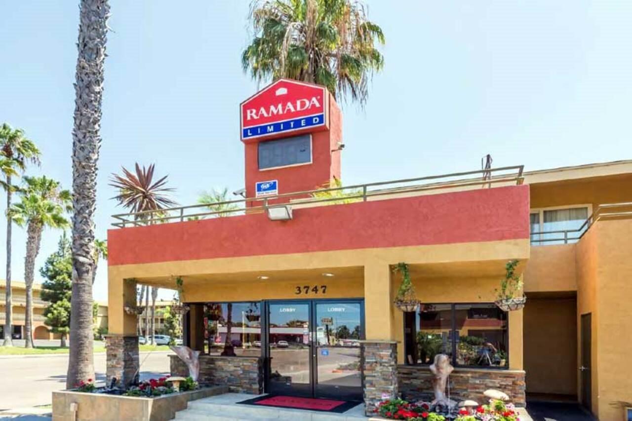 Ramada By Wyndham Near Seaworld / Mission Beach San Diego Exterior photo